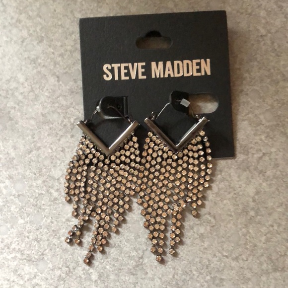 Steve Madden Gunmetal Tone V Drop Earrings With Crystal Fringe Accents NWT - Picture 8 of 10